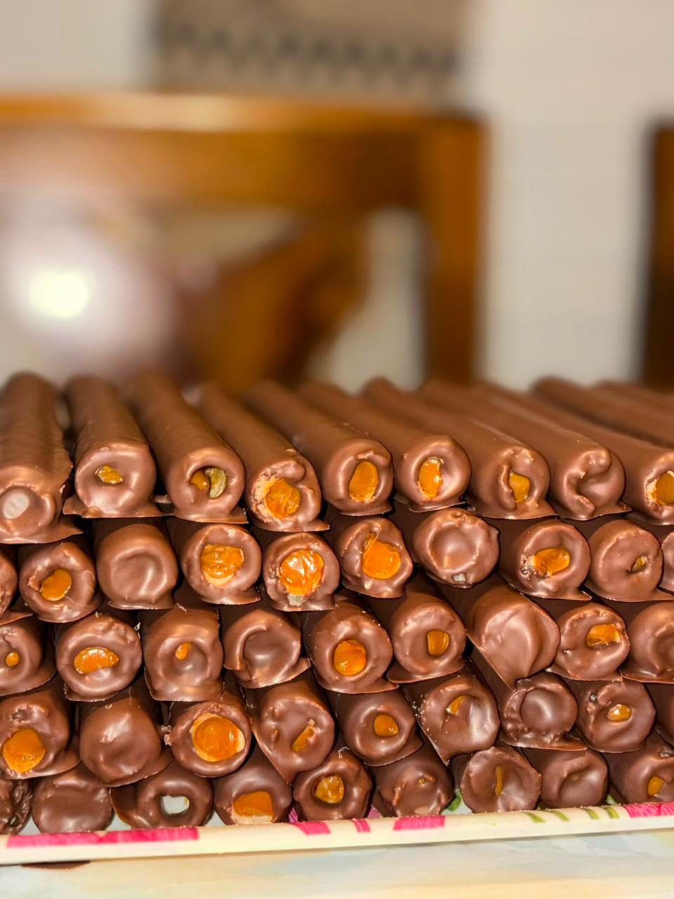 Cuchuflís bañados enteros en chocolate